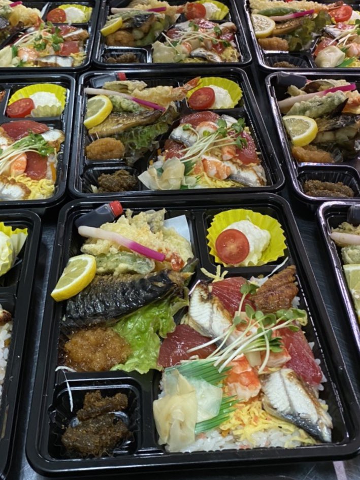kaetsu6238's tweet photo. ホテル療養者の方々へのお食事ご提供
だいぶ少なくはなりました1日でも早く回復されます様に❣️

#悦 #大和 #おらんく #料亭 #ステーキ #鉄板 #肉 #すし #寿司 #寿し #高知 #土佐 #北新地 #大阪 #大阪市 #お弁当 #おうちごはん #宅配 #配達 #デリバリー #関西 #コロナ https://t.co/5QlyEiTkmX
