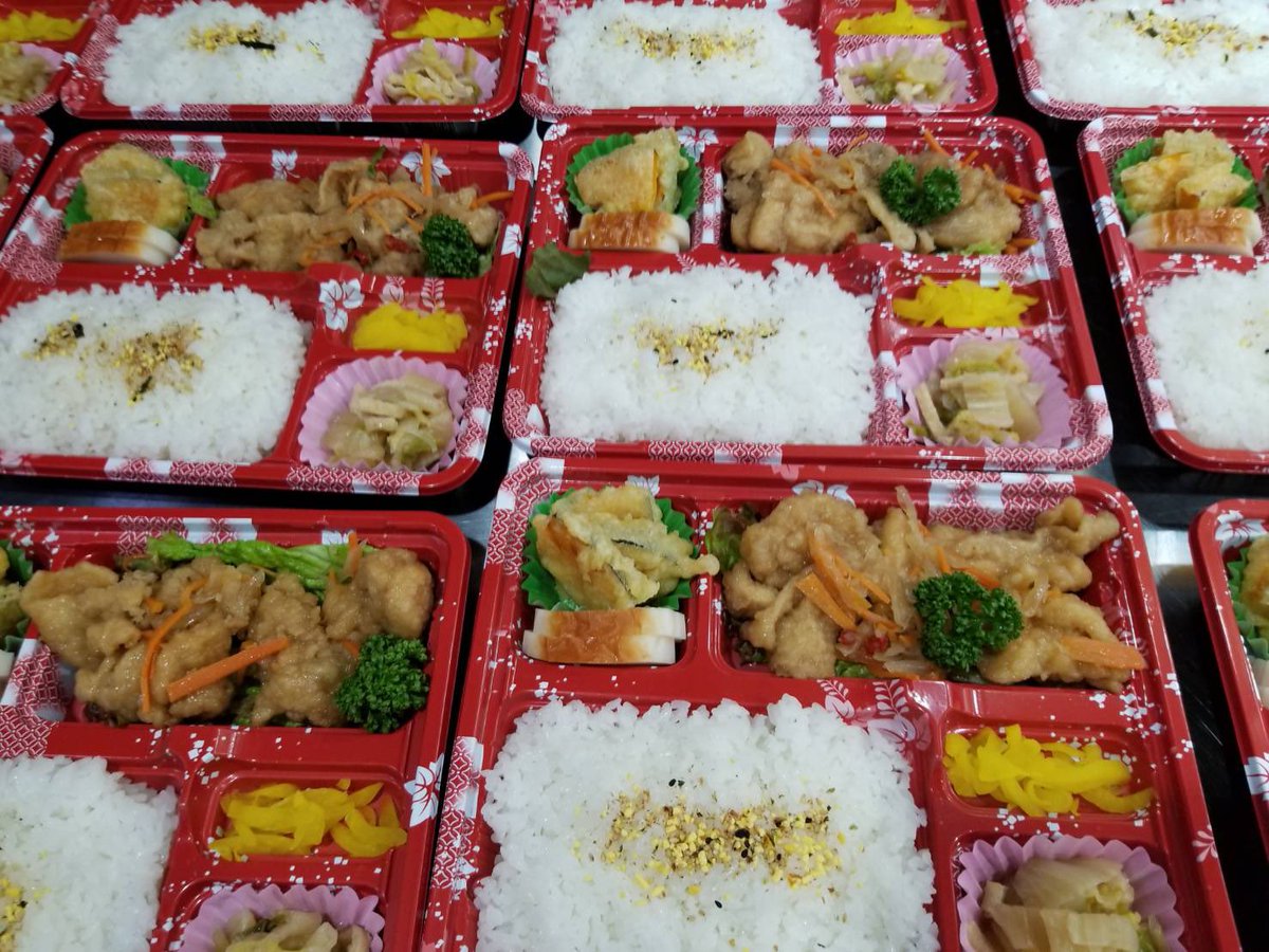 kaetsu6238's tweet photo. ホテル療養者の方々へのお食事ご提供
だいぶ少なくはなりました1日でも早く回復されます様に❣️

#悦 #大和 #おらんく #料亭 #ステーキ #鉄板 #肉 #すし #寿司 #寿し #高知 #土佐 #北新地 #大阪 #大阪市 #お弁当 #おうちごはん #宅配 #配達 #デリバリー #関西 #コロナ https://t.co/5QlyEiTkmX
