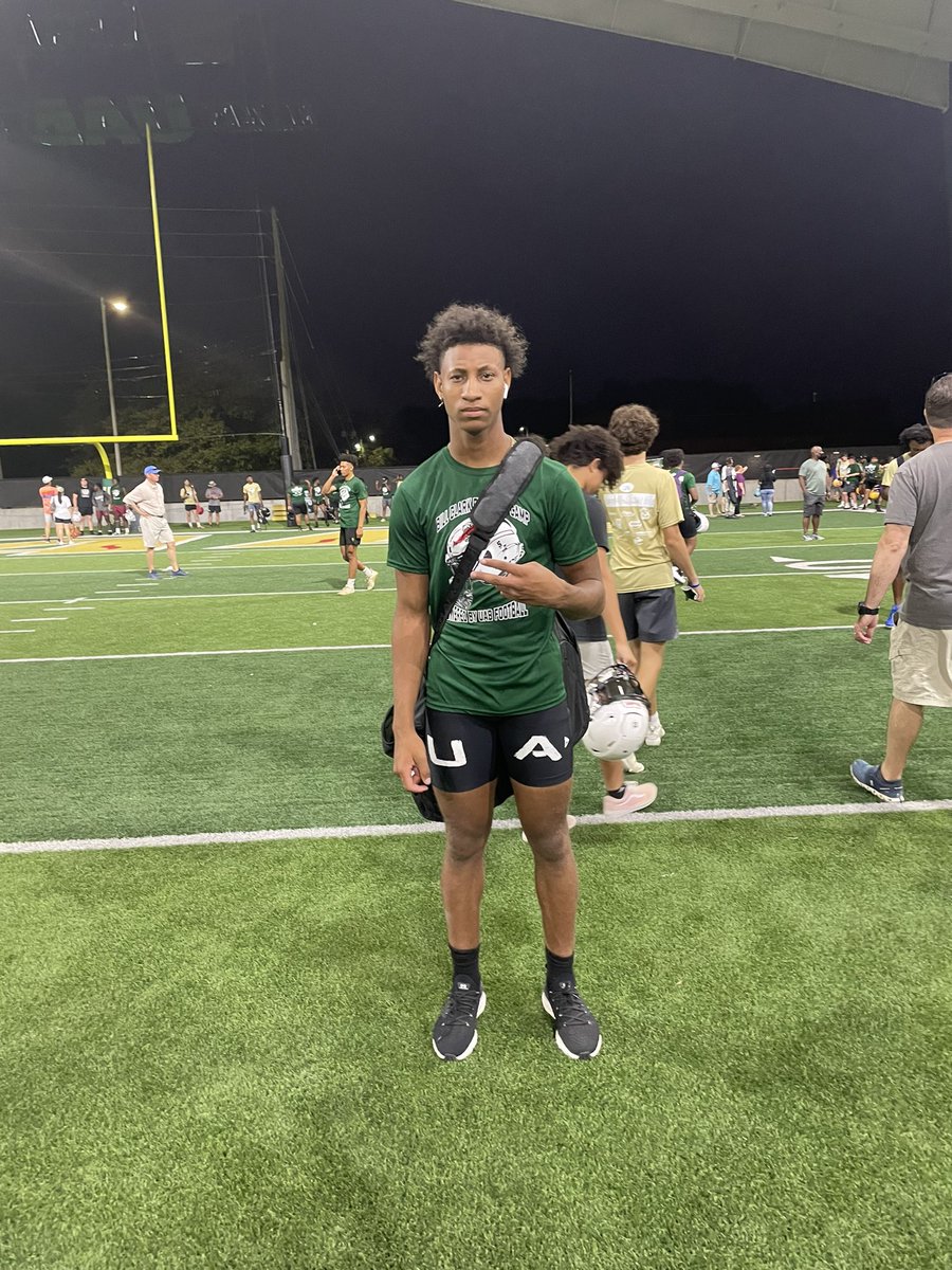 JamionPrentice's tweet photo. Had a good time today at the UAB camp @Blake_Shrader13 @UAB_FB @UABRecruiting @CoachL__ @epa_CoachAce @247recruiting https://t.co/iToBIWXnBy