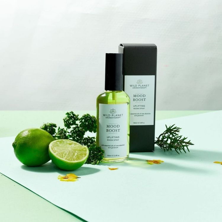 ３秒英会話 パンサー戸川 英語で 寝不足なんです って何と言う やっぱり睡眠は大切ですね 何か頭働かないなーって時は大抵寝不足が原因だったりします ぬるめの湯船に浸かる 寝る1時間前はスマホ触らない アロマを炊く これだけでもぐっすり