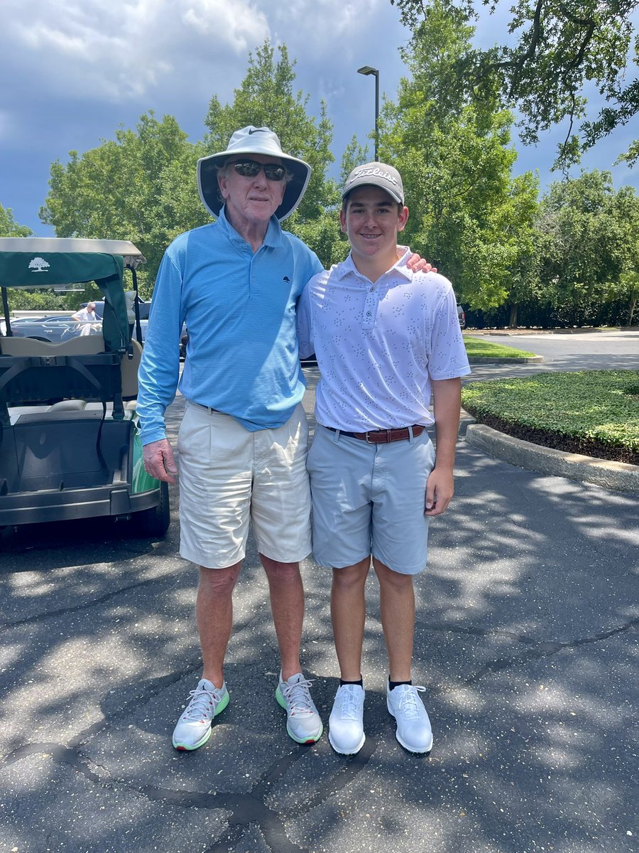 eradiosports's tweet image. What a great way to kick off #FathersDay weekend! Eli met a true legend and one of the most famous sports dads!  #ArchieManning #NewOrleansCC #NFL 🏉⛳️