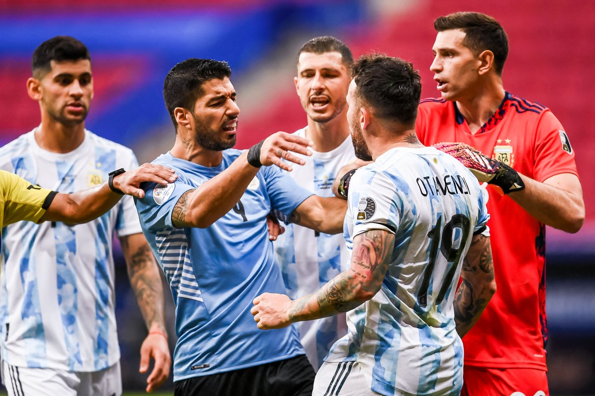 40 спортсменов 6 из аргентины. Суарес Аргентина. Аргентина Уругвай 2021. Суарес Кубок Америки. Аргентина Уругвай 2023.
