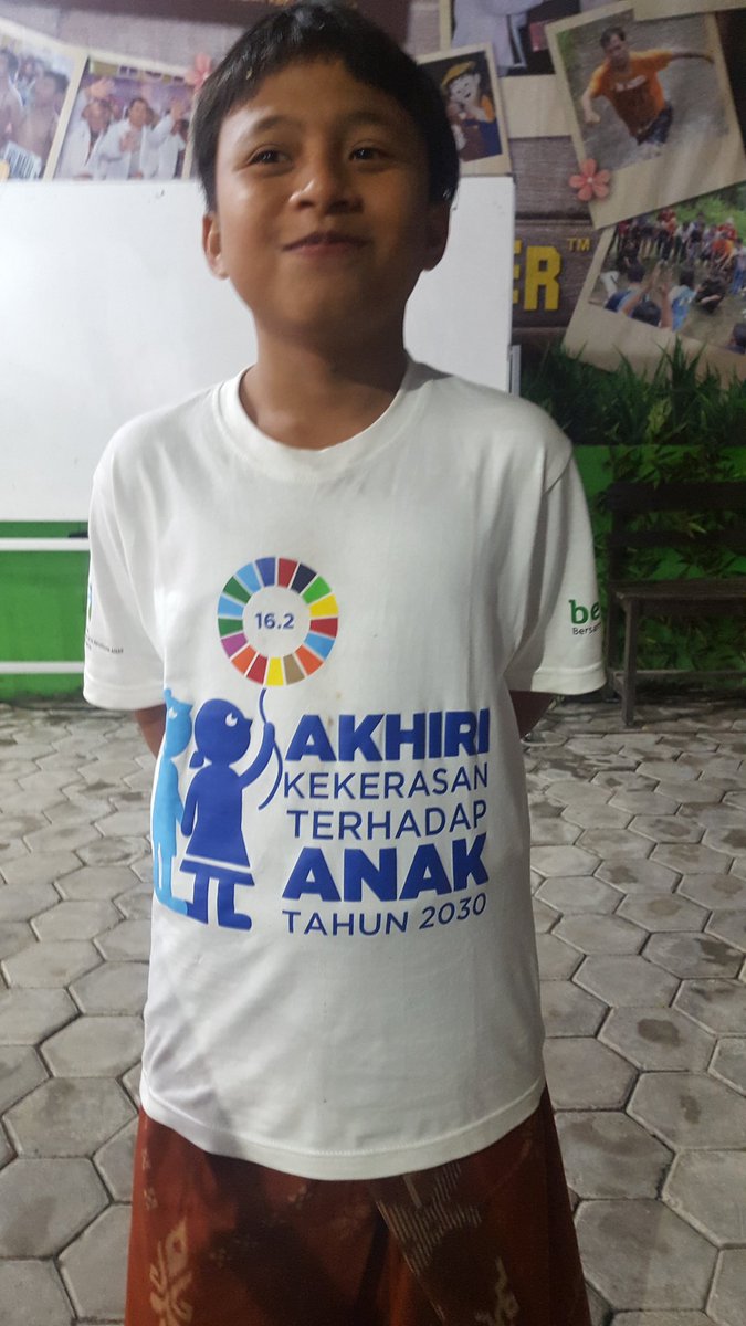 DikyJunianto's tweet photo. Btw itu yg pakek Baju Anak sudah SMA, ya cukup bisa dikatakan anak-anak sih... https://t.co/OMu604MAX5