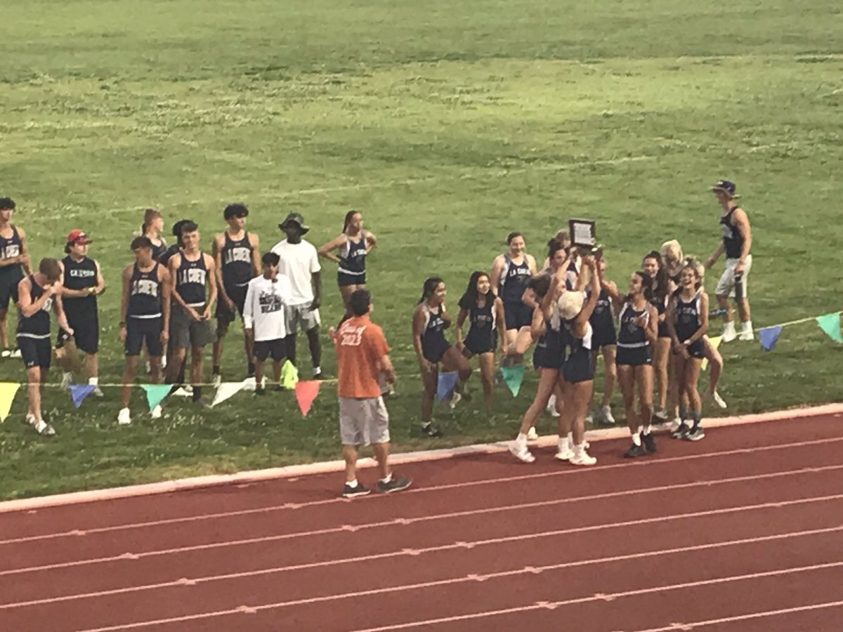 Mtnside_Rimer's tweet photo. Both girls and boys won district in track! Way to go, Bears! @PrincipalLCHS #WALC https://t.co/I2NAIFGKHE