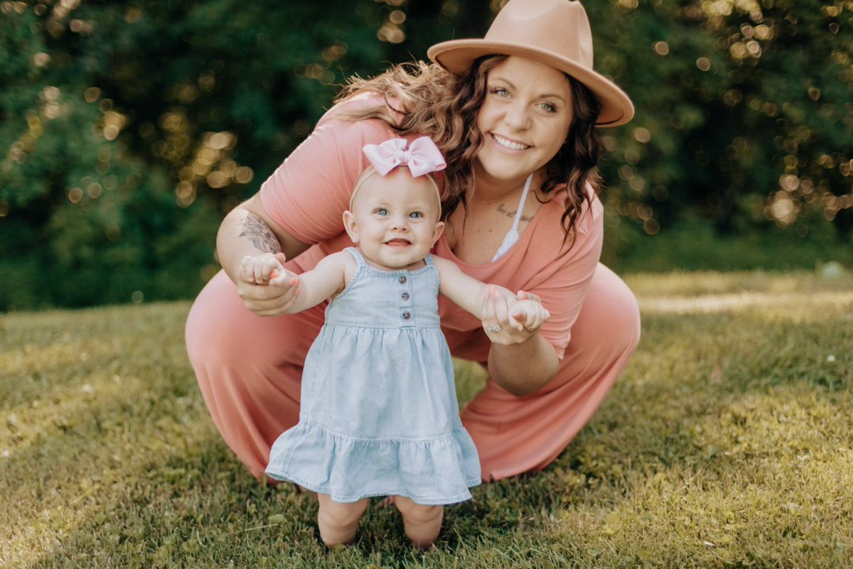 jonibrooks1's tweet photo. “if you ever feel like giving up, just remember there is a little girl watching who wants to be just like you…don’t disappoint her”💖  #mommysgirl🎀 #mywholeworld🌎❤️ https://t.co/XrP98NoA6A
