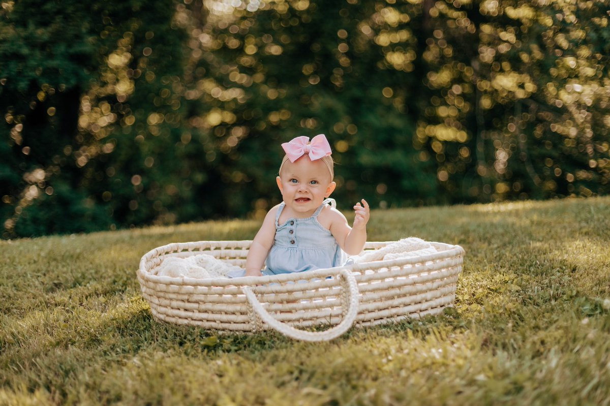 jonibrooks1's tweet photo. “if you ever feel like giving up, just remember there is a little girl watching who wants to be just like you…don’t disappoint her”💖  #mommysgirl🎀 #mywholeworld🌎❤️ https://t.co/XrP98NoA6A