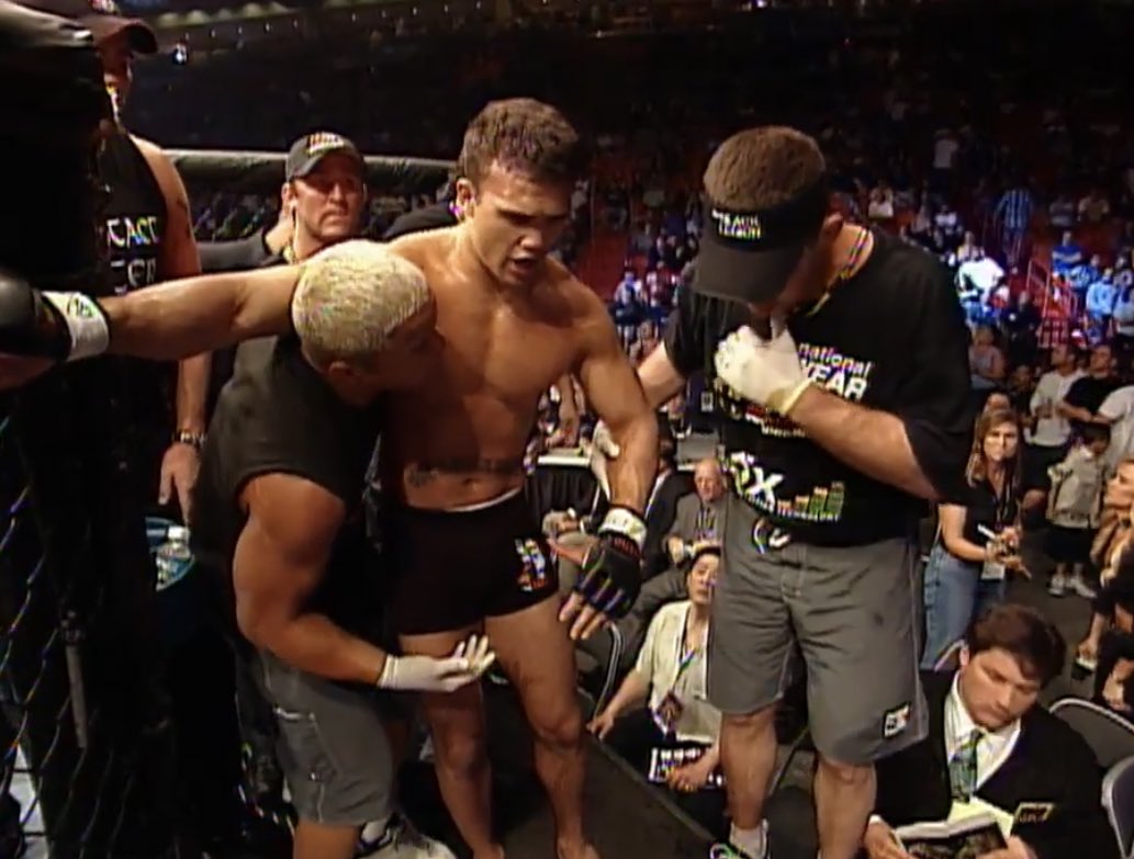 RMH_MMA's tweet photo. Robbie Lawler verbally taps out to Pete Spratt due to damage sustained from leg kicks. Robbie tried to wrestle Spratt early on and Spratt was more than game to handle it. Score one for the 903 PLAYAS 👊🏽 #UFC42 https://t.co/VCLI4uAamn