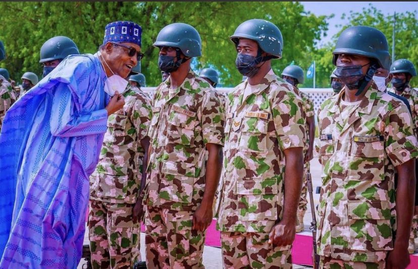 ime_whyks's tweet photo. Nobody:
Me : cover my chest and ask , who am I ?😂 https://t.co/CiGajMJz7E