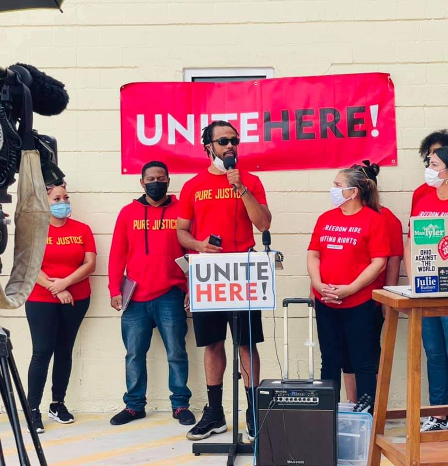 suspenderjones's tweet photo. @PureJustice_HTX #WorkingGroup512 @unitehere23 @BlackVotersMtr 🔥
"We will continue to have Justice on the menu and seek freedom, especially the freedom to vote, to bring peace in our communities." 🎯
#FreedomRiders #JusticeChasing 💪🏿 #endvotersuppression 🤜🏾💥🤛🏾🖤 https://t.co/R6ZmtW2PRI