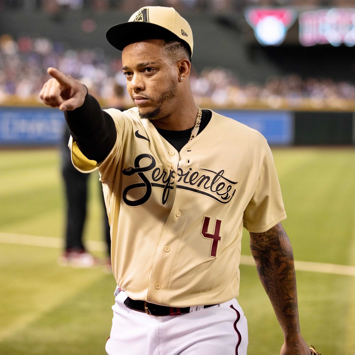 Chris Creamer  SportsLogos.Net on X: Arizona #Dbacks debuting their new  Serpientes City Connect uniforms right now against LA Our story on the  uniform right here:   / X