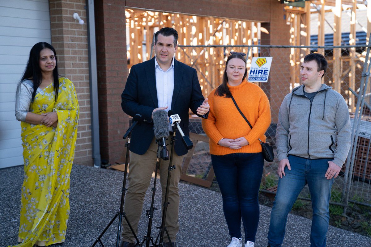 MichaelSukkarMP's tweet image. This morning I met Shalika, Chandler and Brendan to discuss the challenges of saving for a 20% deposit on a house. The Morrison Government is supporting single parent families and first home buyers purchase a home of their own with a deposit of as little as 2% or 5% respectively.