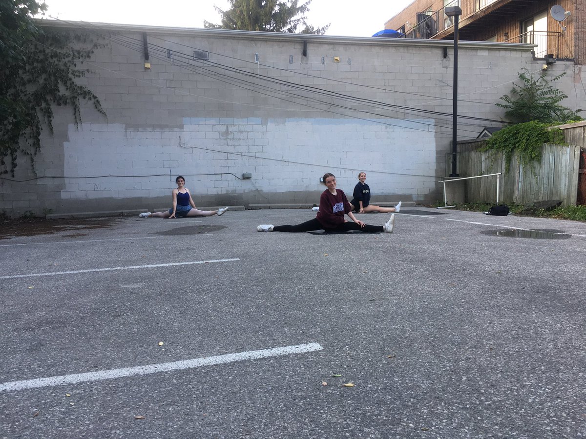 TheSPACEToronto's tweet photo. With the rain this morning, we didnโt know whether or not our outside dance classes would still run today. It was a stretch ๐ but the rain ๐ง cleared up, the sun โ๏ธ came out, and we were able to have class outside after all! #DanceOutside #DanceSafe https://t.co/eteE5dynWL