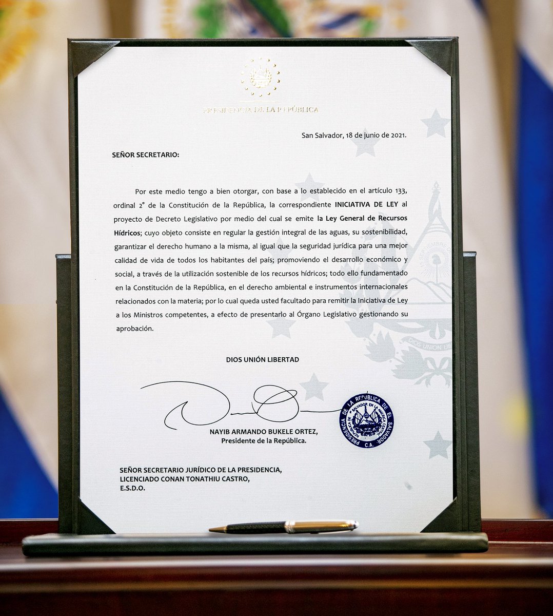 nayibbukele's tweet photo. He enviado el proyecto de Ley de Recursos Hídricos a la @AsambleaSV, para su discusión, modificación y aprobación.

He solicitado al Órgano Legislativo aprobarla en 90 días.

Tendrán mi firma (sanción), aún si es modificada, siempre y cuando se respete el espíritu de la misma. https://t.co/D6hsmdUf1A