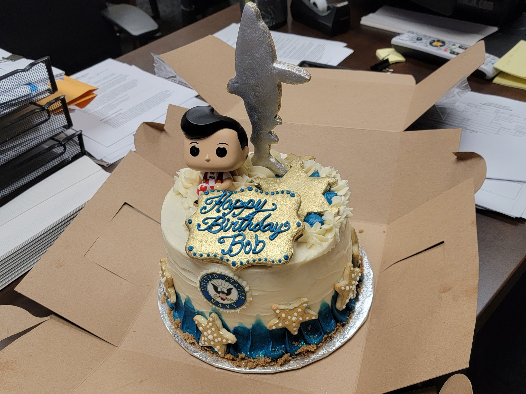  Happy Birthday Erin!! Mine is tomorrow! Here\s the cake my boss surprised me with yesterday: 