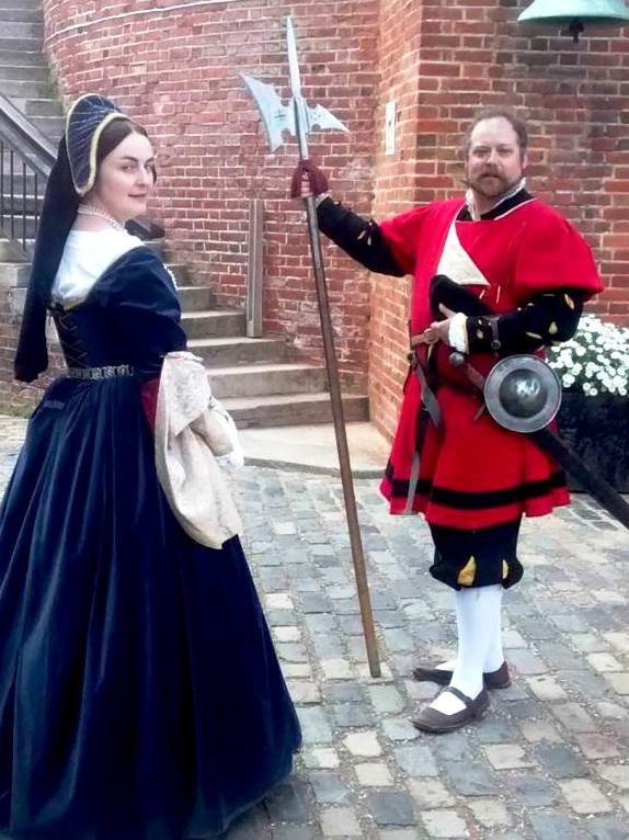 HistoricEchoes's tweet photo. Apparently 7 years ago I was brining 1545 alive for time-travelling schoolchildren for #TempusFugitive at @Southsea_Castle - such good times, great people, and just a really, really great project!
#History #HenryVIII #Tudors https://t.co/2buMZD4YOs