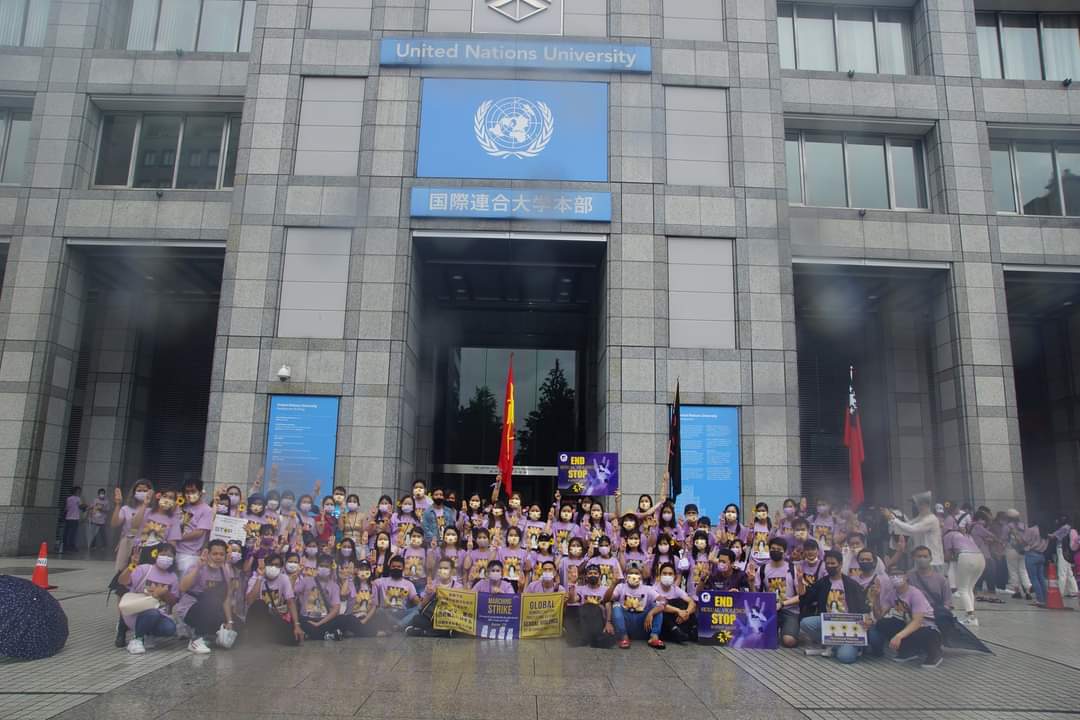 Burmese citizens in #Japan march to Shibuya Station in front of the UN office in Tokyo to stand up for justice against sexual violence. 

FREEDOM FROM FEAR

#76FlowerStrike
#June19Coup
#WhatsHappeningInMyanmar
