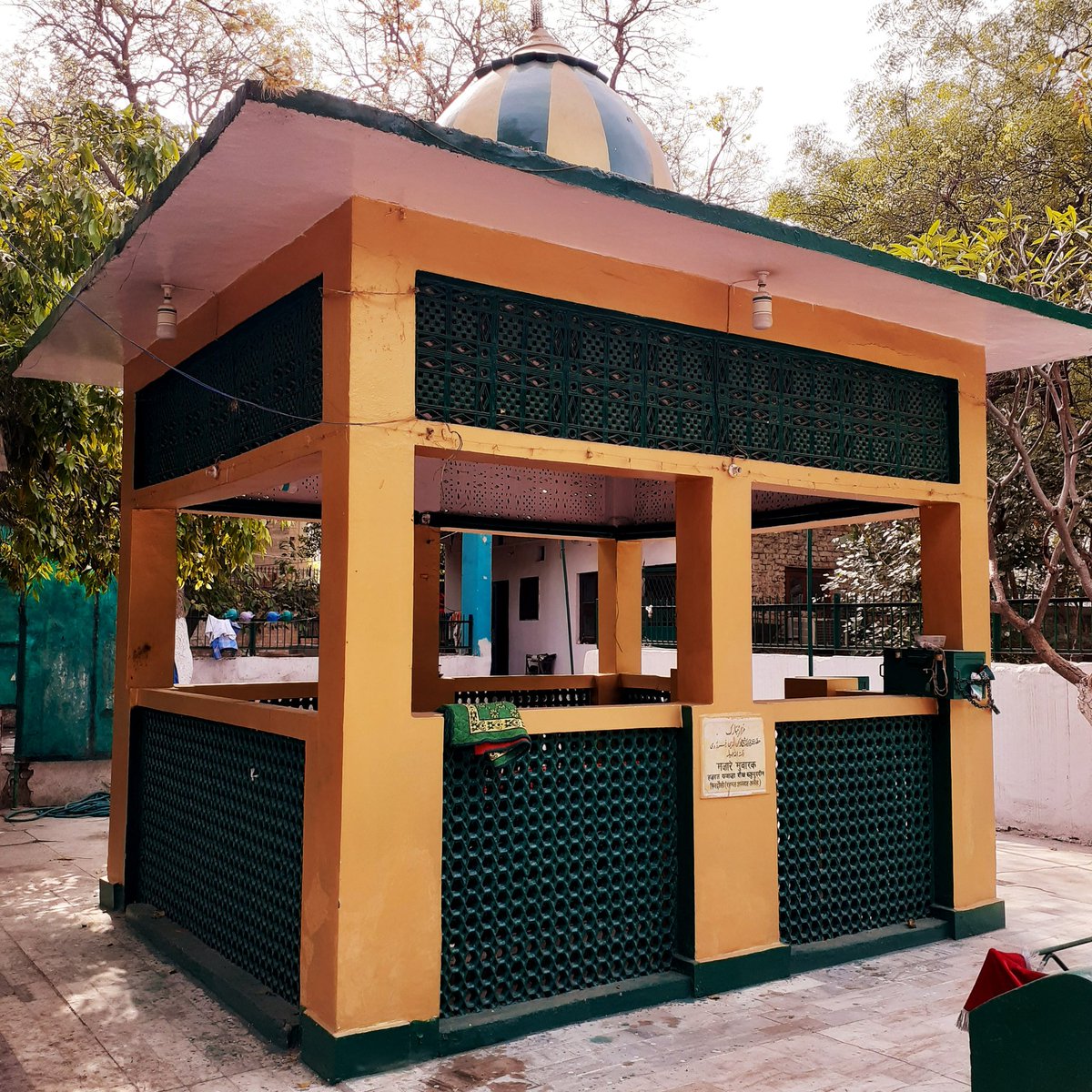 Aasif_Dehlwi's tweet photo. #Post_11 #Dargah
Hazrat Khwaja Shaykh Ruknuddin Firdausi
#RadiAllahuAnhu ❤
📍Pocket B Siddhartha Extension Kilokari New #Delhi
@Aasif_Wahidi 👈
#Retweet #Khwaja #Ruknuddin #Firdausi https://t.co/qscioujYxW