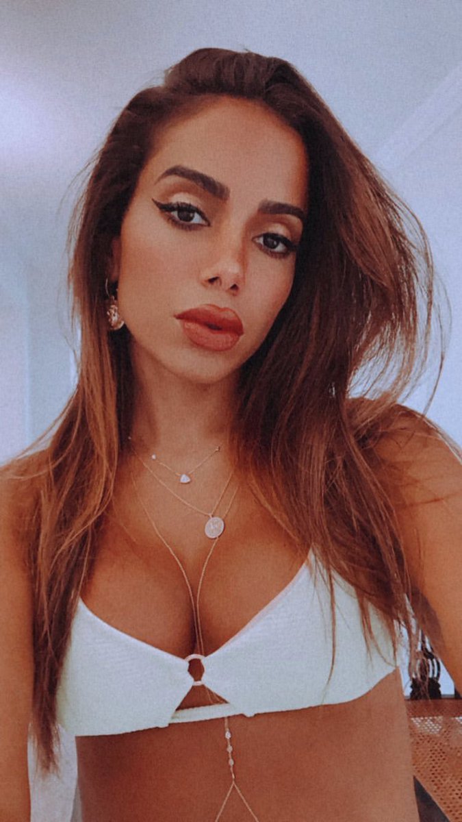 SpainAnitta's tweet photo. Anitta en Instagram Stories. https://t.co/BrpQHJp17T