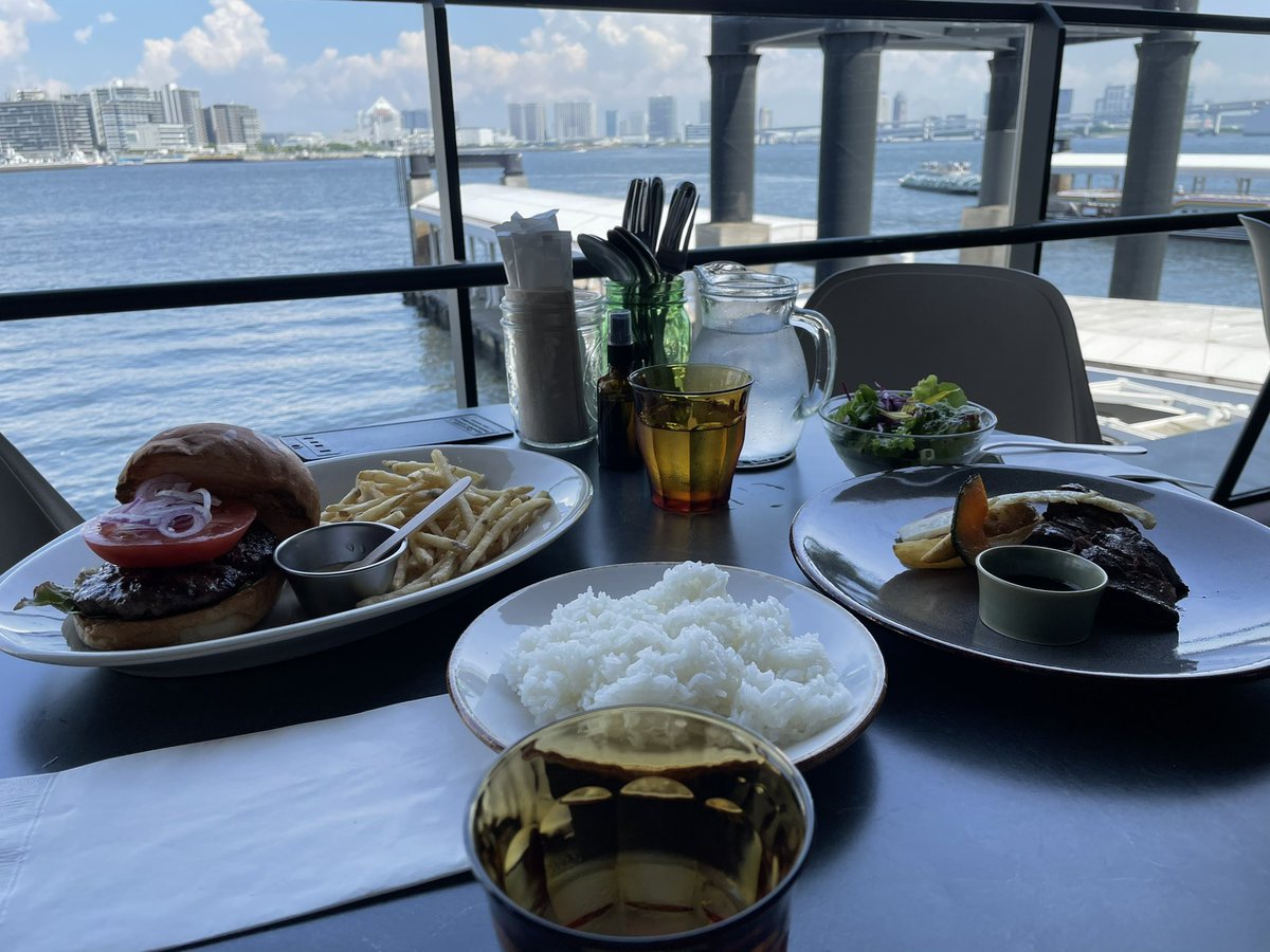 東京ナンカレ デートで使えるお店28 Birth One 浜松町 食べログ3 24 日の出埠頭の施設 Hi Node 2階のレストラン 東京湾を一望できるテラス席で晴れた日に昼から飲むビールが最高 料理はあまり ランチ後 日の出桟橋から出てる船 Tokyo Cruise