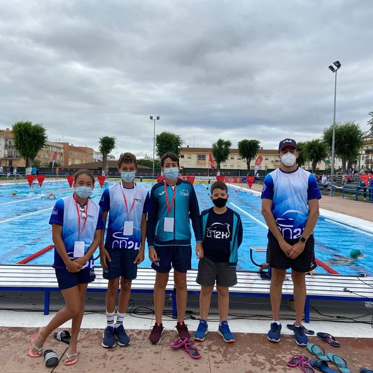 CNDosHermanas's tweet photo. Nuestros voluntarios en la jornada fanddi de hoy 😊
Muchas gracias por vuestra colaboración.
@DEPORTES_DH
@Ayto2Hermanas
@fanatacion
@Fanddiandalucia
#fanddi
#campeonatofanddiandalucia
#cn2h https://t.co/fEzVA8dYo6