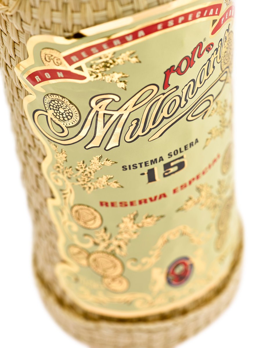 ronmillonariope's tweet photo. Por el #diadelpadre nada mejor que regalarle el mejor ron del mundo a papá! Él se lo merece y lo sabe disfrutar! #RonPeruano #peruvianrum #compraperuano #ronreservaespecial #ronaniversario #ronxo #compraperu #peru #regalaapapá https://t.co/JWKbqNnO2R