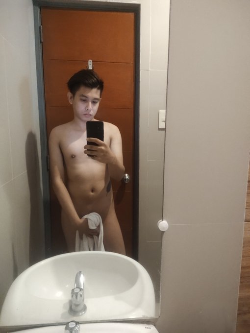 Happy +1 self 🎂🍾❤️ https://t.co/S7nmaNCZw6