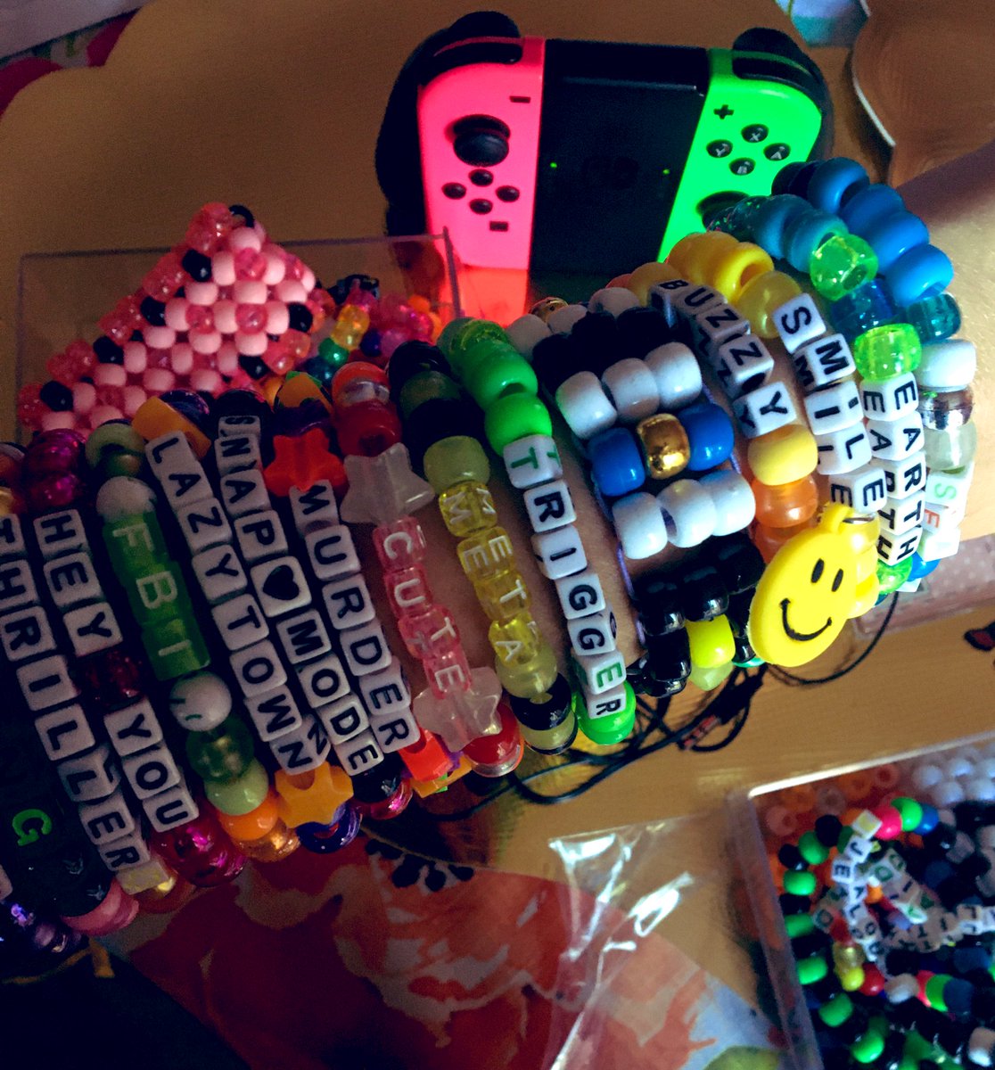 _txt_file_'s tweet photo. what if i spam tags till i make some friends haha,, UNLESS(ALSO IM A MINOR OKAY THANKS) #kandikid #kandi #Friends #hyperpop #shitpost #Splatoon2 #ADHD #danganronpa #OMORI #VOCALOID #AnimalCrossingNewHorizons #anime #manga #bnha #yttd #EDMTwitter #raveparty #tradekandi #3dkandi https://t.co/qwHBzxptSk