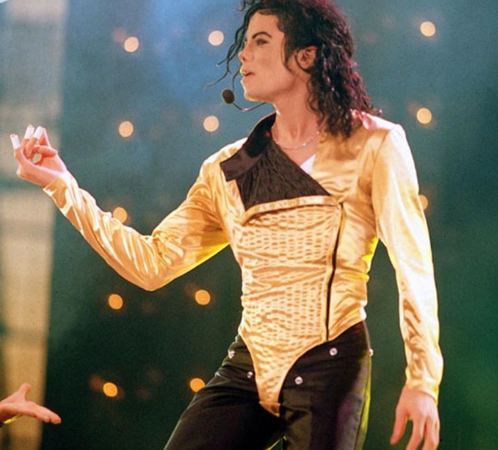Beverly25481369's tweet photo. Amo este concierto del #DangerousTour este concierto es único es una leyenda histórico #MichaelJackson es el mejor artista de todos los tiempos es único cada canción que interpretaba #ElReyDelPop lo hacía con mucha pasión y sentimientos e inspiración es único https://t.co/cQBADpNVEf