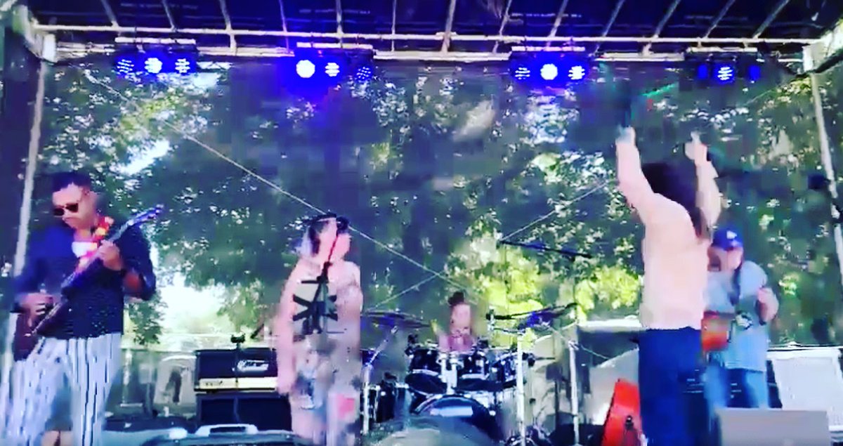 TulsaFloodMusic's tweet photo. rocking in Las Vegas America to make new fans. #rhythmaffair #tulsaflood #singingcherokee https://t.co/GSJaqfMtW2