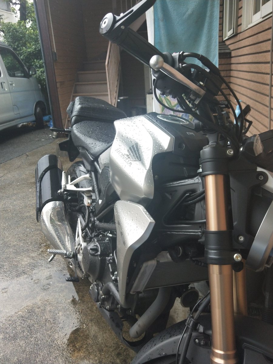 遠藤耕治 炎度5 今日の世田谷は雨 梅雨はめんどくさいけどまあ 雨でも楽しめます 雨 バイク バイクある生活 ホンダ 世田谷区 天気