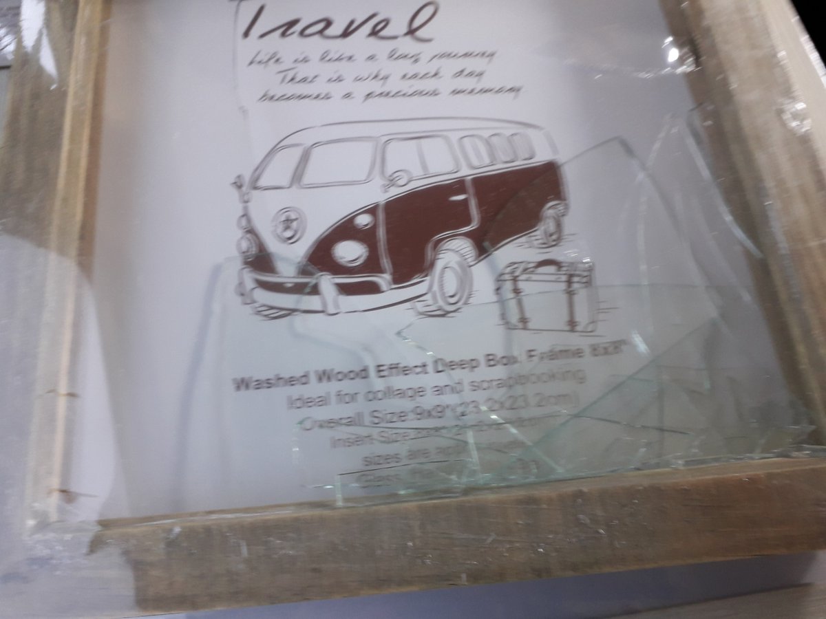 DixGem's tweet photo. @TheRangeUK. Parcel delivered. Box broken. Frame broken. Issue logged straightaway. No reply 3 weeks later. So many companies like this....offer a service...fail...then don't reply.....I have a few to sort! https://t.co/qgHtqSFTQs