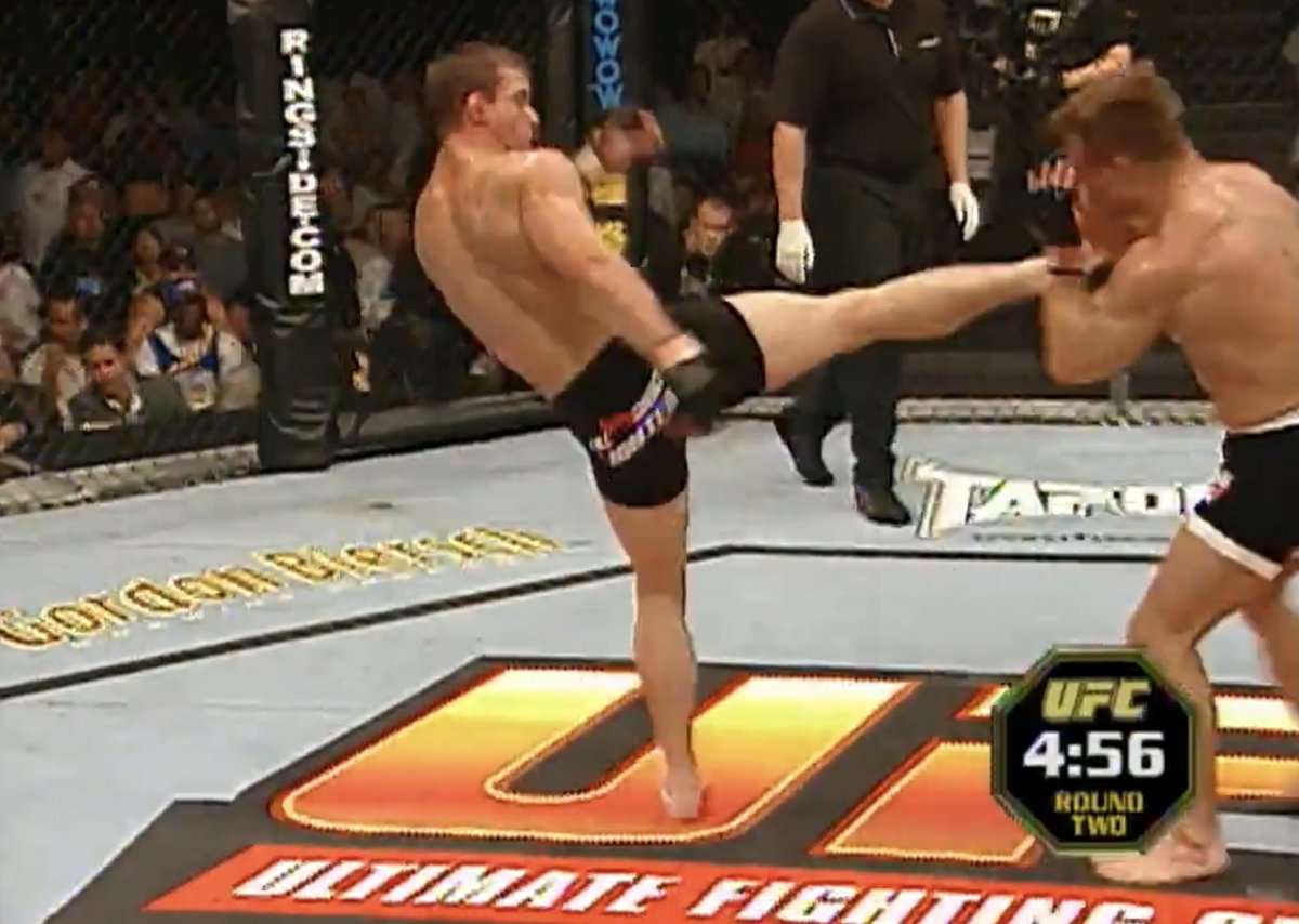 RMH_MMA's tweet photo. Matt Hughes bigger and stronger but Sean came to fight. He had his moments within the fight. #UFC42 https://t.co/ZTroHiB1Sb