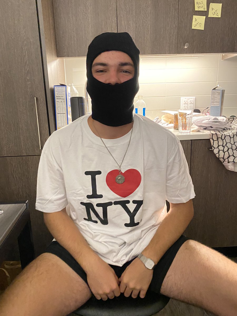 number1ben10fan's tweet photo. Mfs visit NYC once https://t.co/oyyFEGlj2i