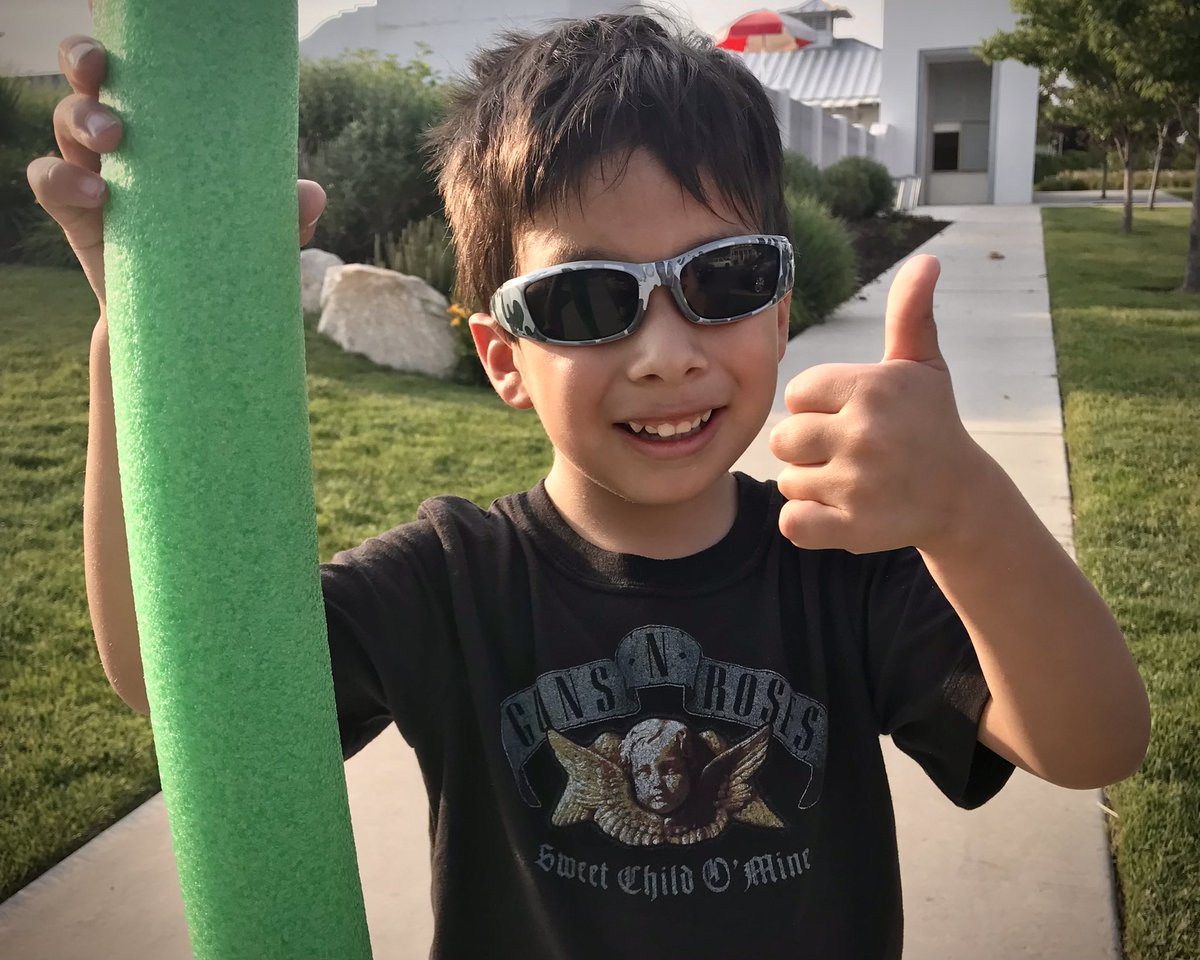 RyanRomeike's tweet photo. Woaaah woah oooo sweet child โo mine ๐๐ #ReadyForThePool #TooCool #PoolNoodlesAreAwesome https://t.co/FcttdhMgX9