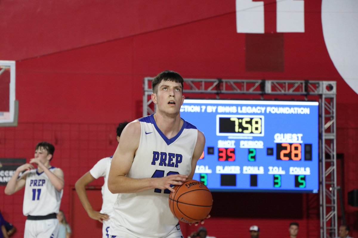 Speed. Size. Scoring. Tyler Mrus ‘22 was doing his thing tonight. 
#Section7 | #rollPrep