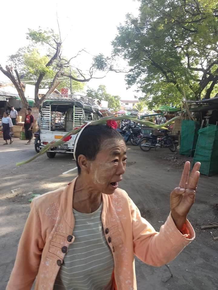 MalHtar2's tweet photo. Happy birthday our lovely Unique Leader Daw Aung San Su Kyi .
Stay Safe and Be free as soon as possible.
Min Aung Hlaing must be pay back what they done to us .
#WhatsHappeninglnMyanmar
#HappyBirthday https://t.co/UiFTLk6ytc