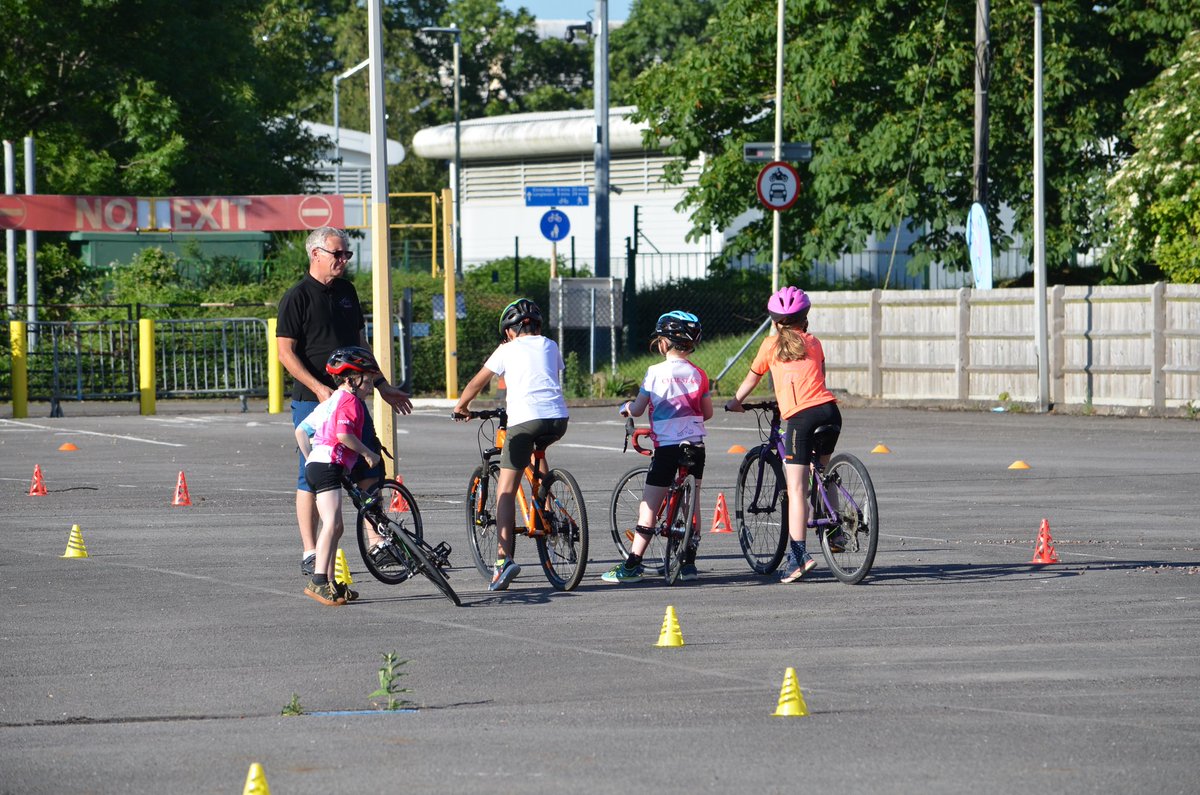 Coaching Rookie Racers in Gloucester, it's always a pleasure working with enthusiastic children.
#CycleStars #RookieRacers #coaching #gloucester #kidsonbikes