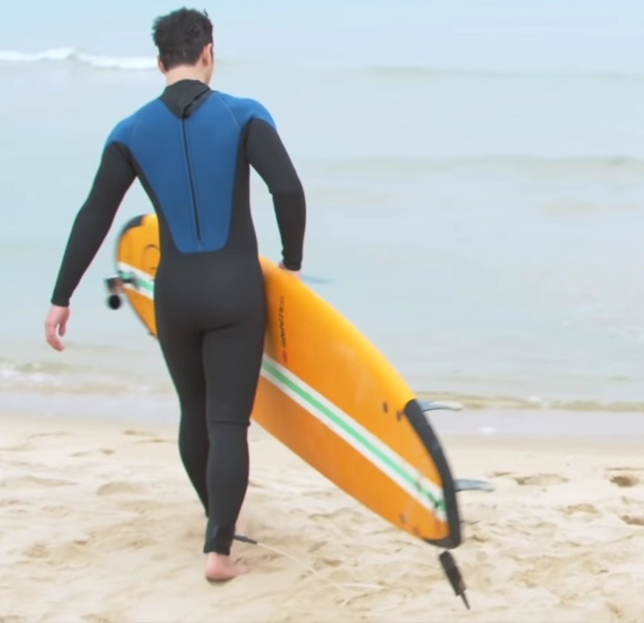 clownwtiger's tweet image. [dklown&apos;s INSTAGRAM POST] - 4P

beach day means surf day 🌊🏄‍♂️

👤: @GW_ENT
#️⃣: #GWModels

210619 · 14:55:21 KST