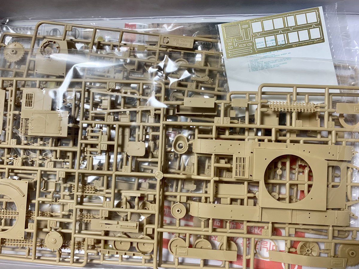 KUMAKUMA7230's tweet image. Academy new kits

1/35 German Panzer II
Ausf.F &quot;North africa &quot; &amp;amp; Tetra model PE set

#tetramodel #pe #detailup #GermanPanzerII