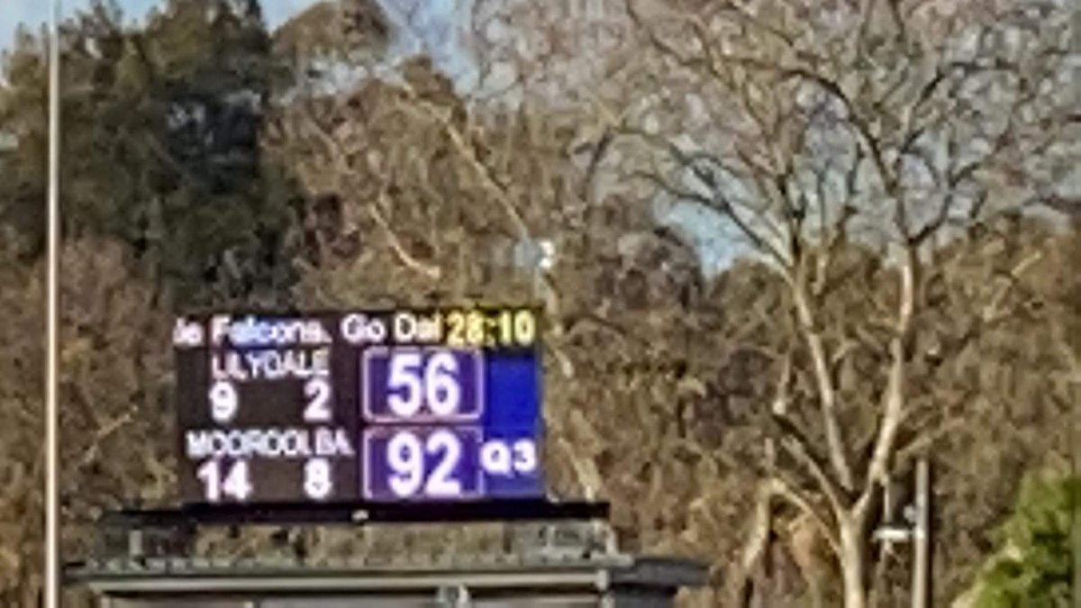 sdima_07's tweet photo. Lilydale came out firing after half time and it’s game on.
@Eastern_FNL https://t.co/xfbXBJfGUn