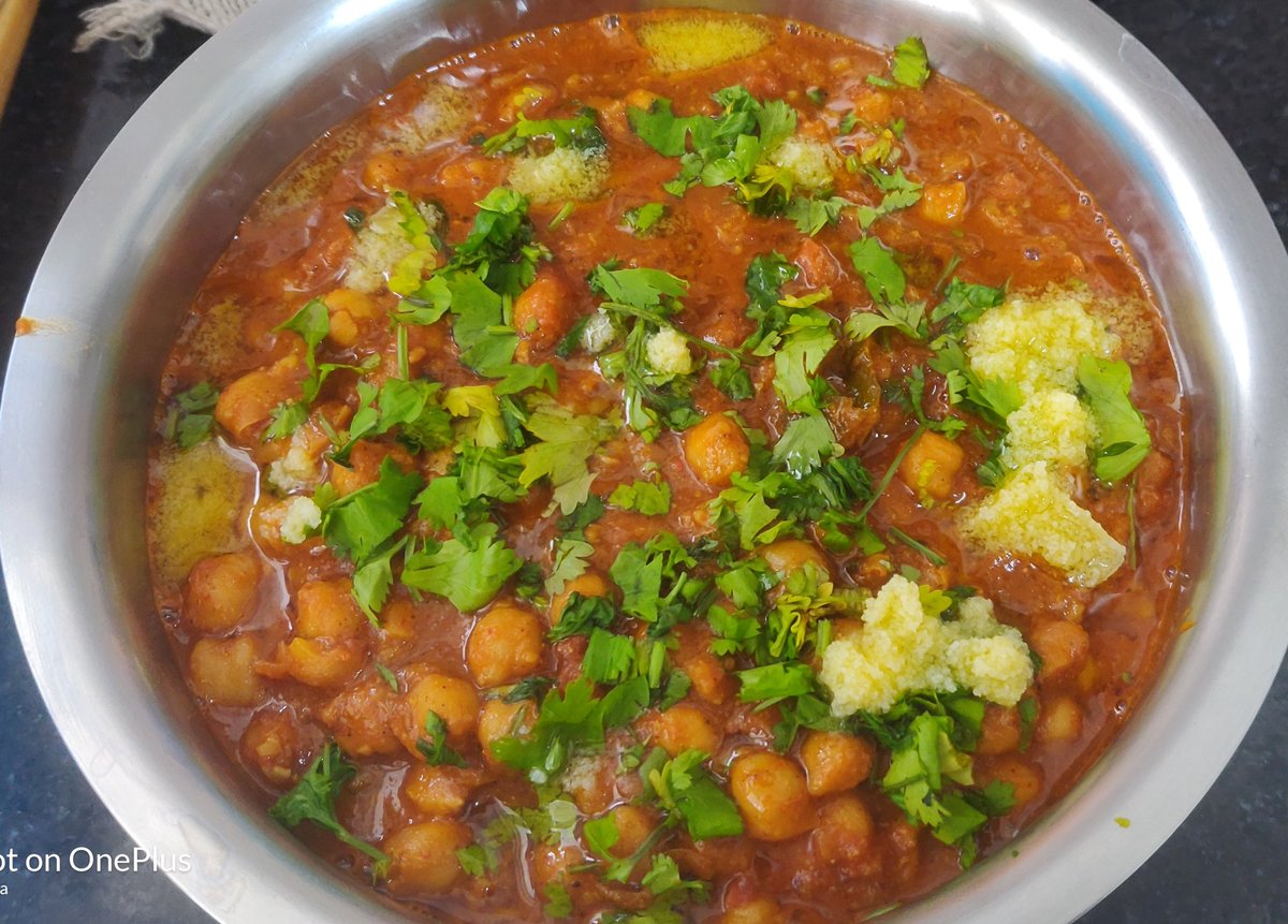 ByPuja's tweet photo. No onion garlic Chatpate Chole in Desi Ghee, Poori and Rava Kesari for breakfast delivery
#homemade #food #nooniongarlic #chole #poori #halwa #weekend #weekendvibes #Fresh #breakfast #delivery #fooddelivery #partyorder #SaturdayMorning #Ghee #handcrafted #StayHome #StaySafe https://t.co/Wp2gGccFJ8