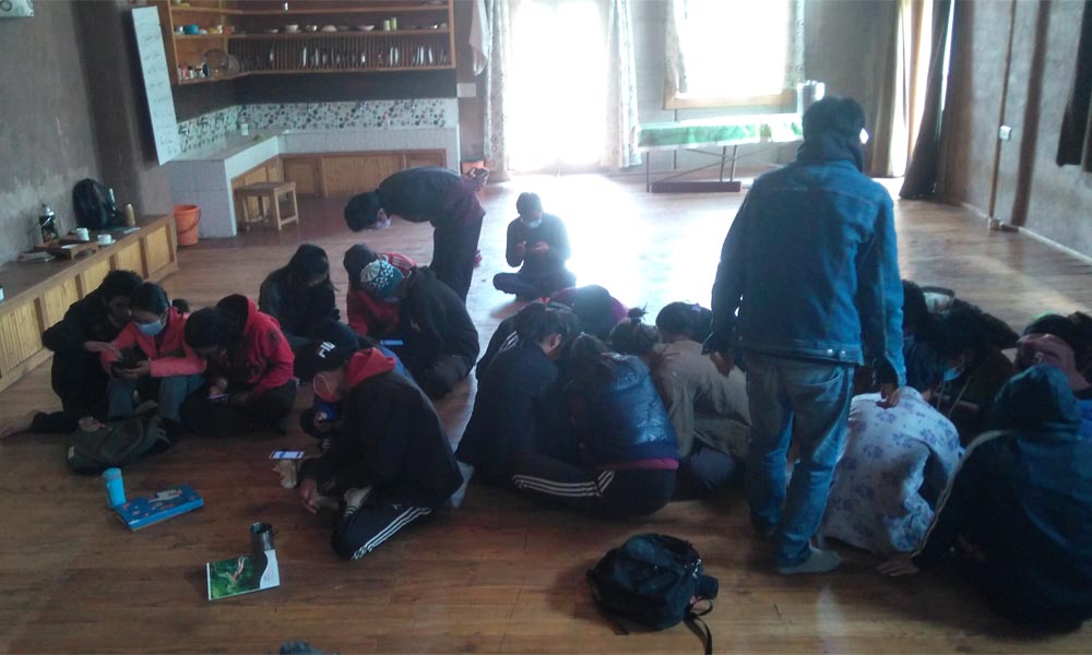 HimalayaCynthia's tweet photo. Thank you SECMOL for a fun day discussing Foundation Students experiences in remote school and possibilities of #MeshNets changing things! https://t.co/j4bKPSj6CN