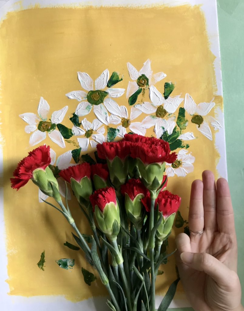 NangHaymar's tweet photo. တော်လှန်ပန်းတွေ အကုန်ပွင့်လန်းကြမည့် ၁၉ဇွန်

#June19FlowerStrike🌹
#FreedomFormFear https://t.co/88wY6YaeDe