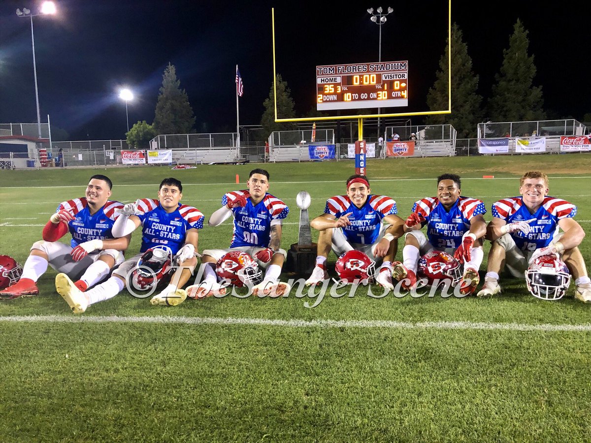 thesangerscene's tweet image. Congratulations to our SHS Apache football athletes who played on the County team in the City/County All Star Game tonight. County won 35-0. L to R- Jayden Muñoz, Guillermo Cervantes, Gabriel Olmos, John Peña, Isaiah Becerril, and Morgan Privett. #CountyAllstars #ApacheStrong 🏈