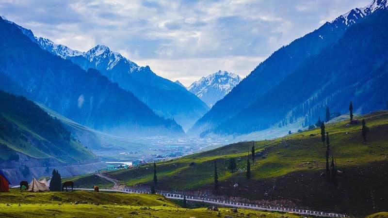 MyMilieu's tweet photo. There is no bigger artist than nature. #Nature #wanderlust #Solace #mountaintravel #paradise https://t.co/Bv6JLnAyyB