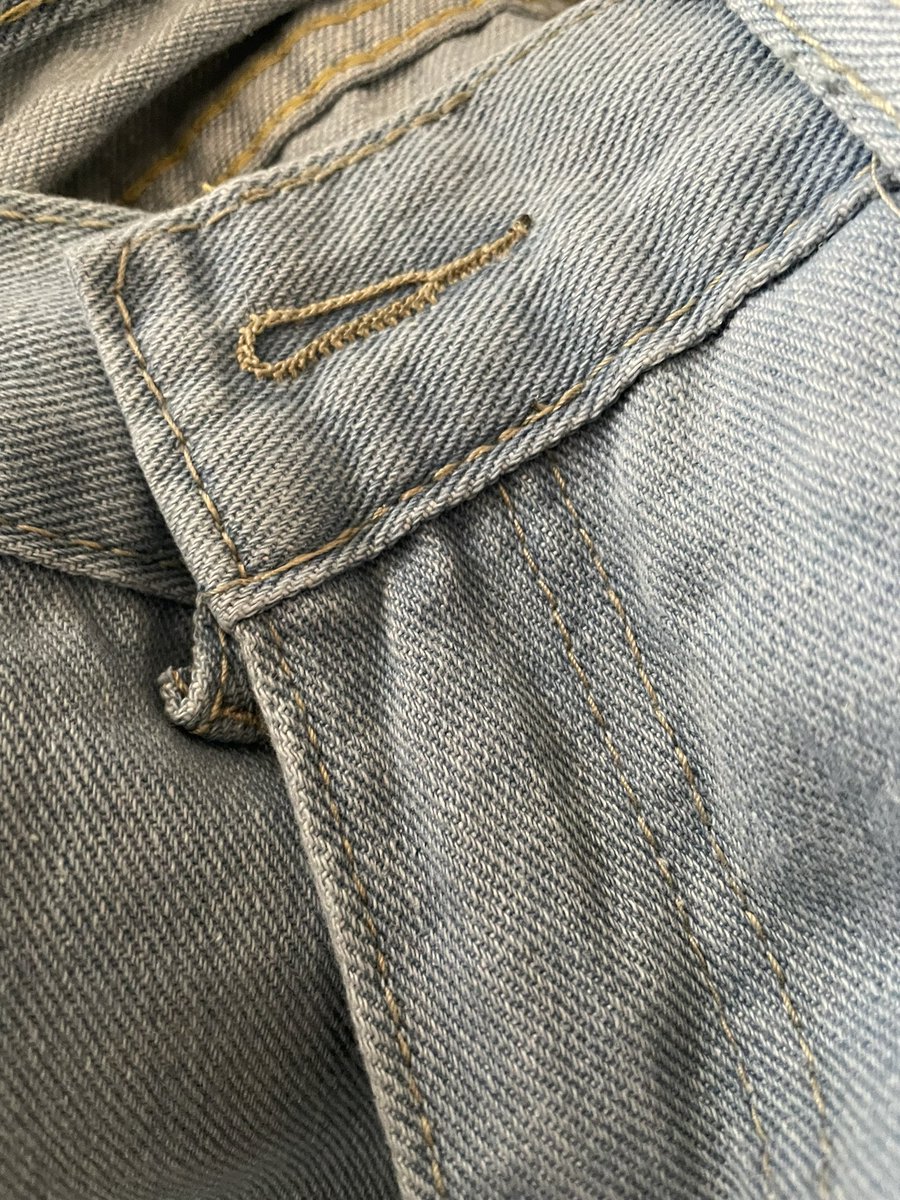 LykJp's tweet photo. ネットでズボン買ったらホックの穴が空いてなかった…こんなことあるんやなぁ https://t.co/pYepGcSaZm
