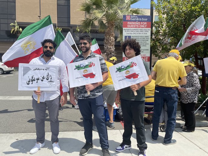 Iranian diaspora all across the world hold rally against Iran fake elections 
Signs read:
My vote is regime change! 
#انتخابات۱۴۰۰ #BoycottIranShamElections 
#راى_من_سرنگونى