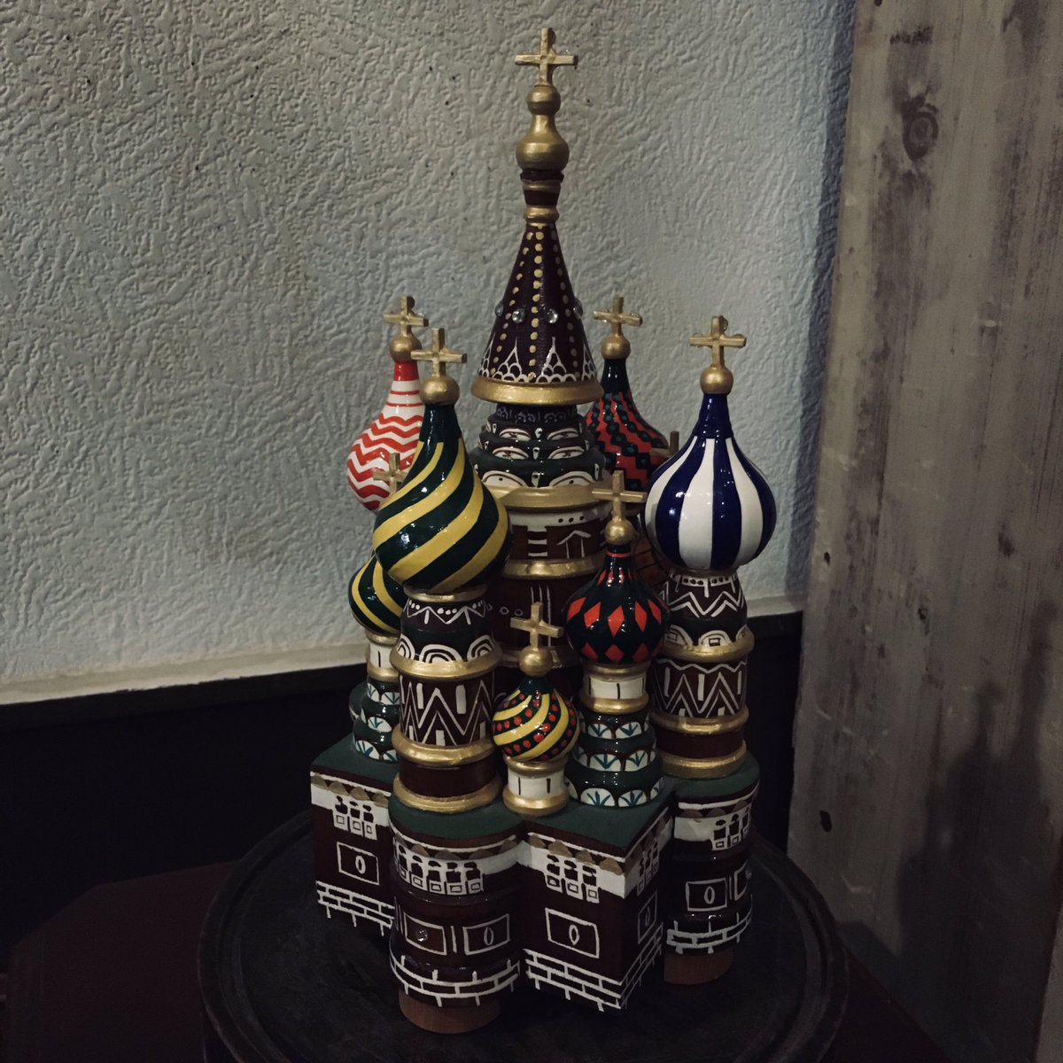 ロシアのモスクワにある「聖ワシリイ大聖堂」をモチーフにした木製のオルゴール 聖ワシリイ大聖堂のオルゴール ロシア製 モスクワの赤の広場にある