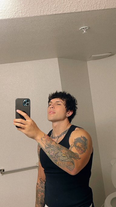 I use Twitter for pictures https://t.co/Ww5scge5ZW