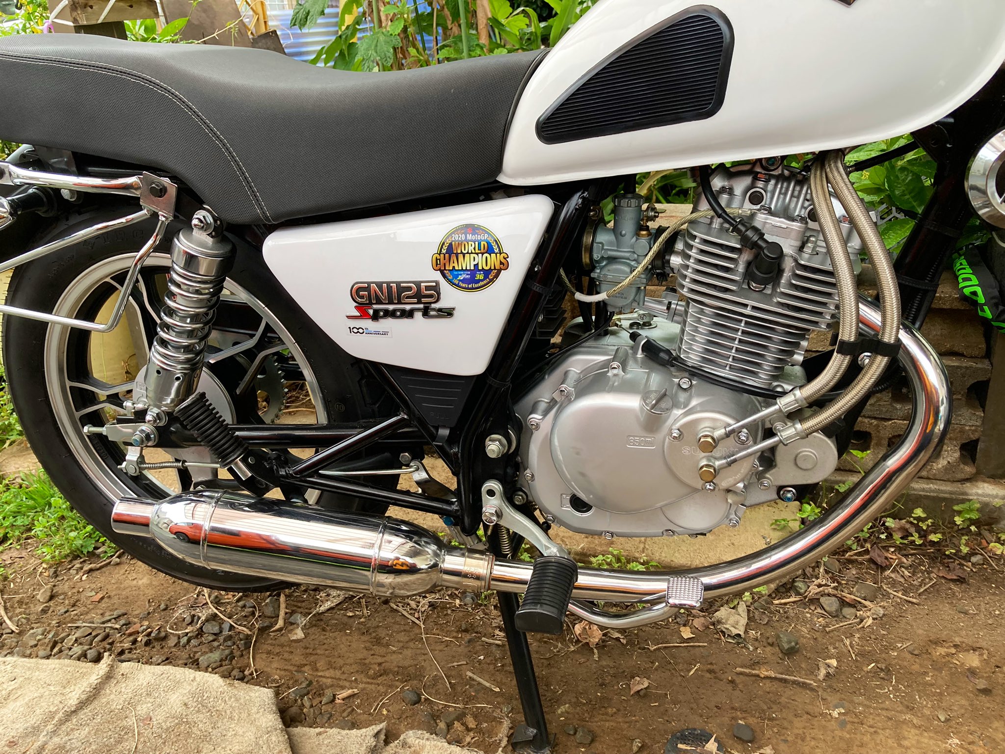 Hicky オープンサイト真理教 على تويتر Gn125 キャー のび太さんの H改に勢いでポチった 弾丸マフラー を装着 昔ながらのショート管タイプなのでgnの外見にマッチしてると思う 音量もそんなに大きくないのでいい感じ